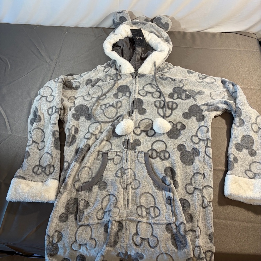 NWT Disney one piece, zip up sleepwear, hooded, gray, and white size large